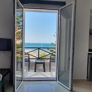 κάντε κράτηση εδώ